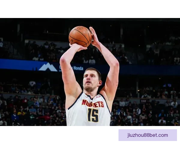 约基奇展现顶级进攻技巧,本场比赛教会我们如何围绕核心组织进攻 约基奇展现顶级进攻技巧,本场比赛教会我们如何围绕核心组织进攻